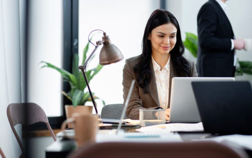 How to Find the Hiring Manager’s Email (And When to Use It)  [Updated-2026]